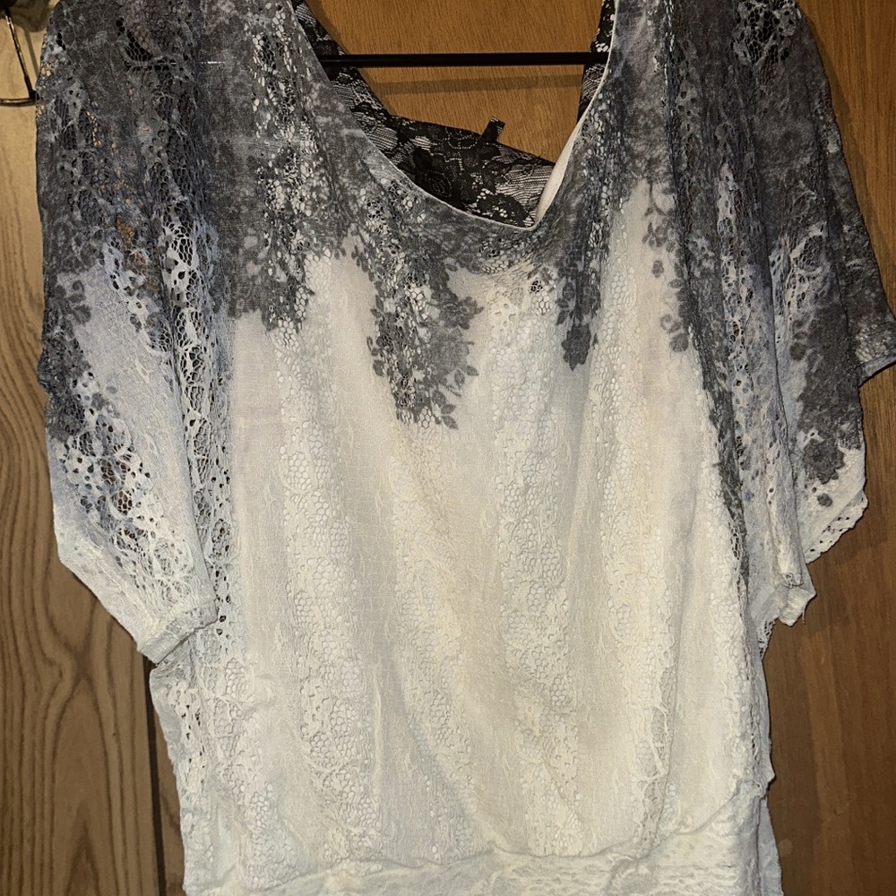 Elegant Lace Overlay Women's Top - White and Gray